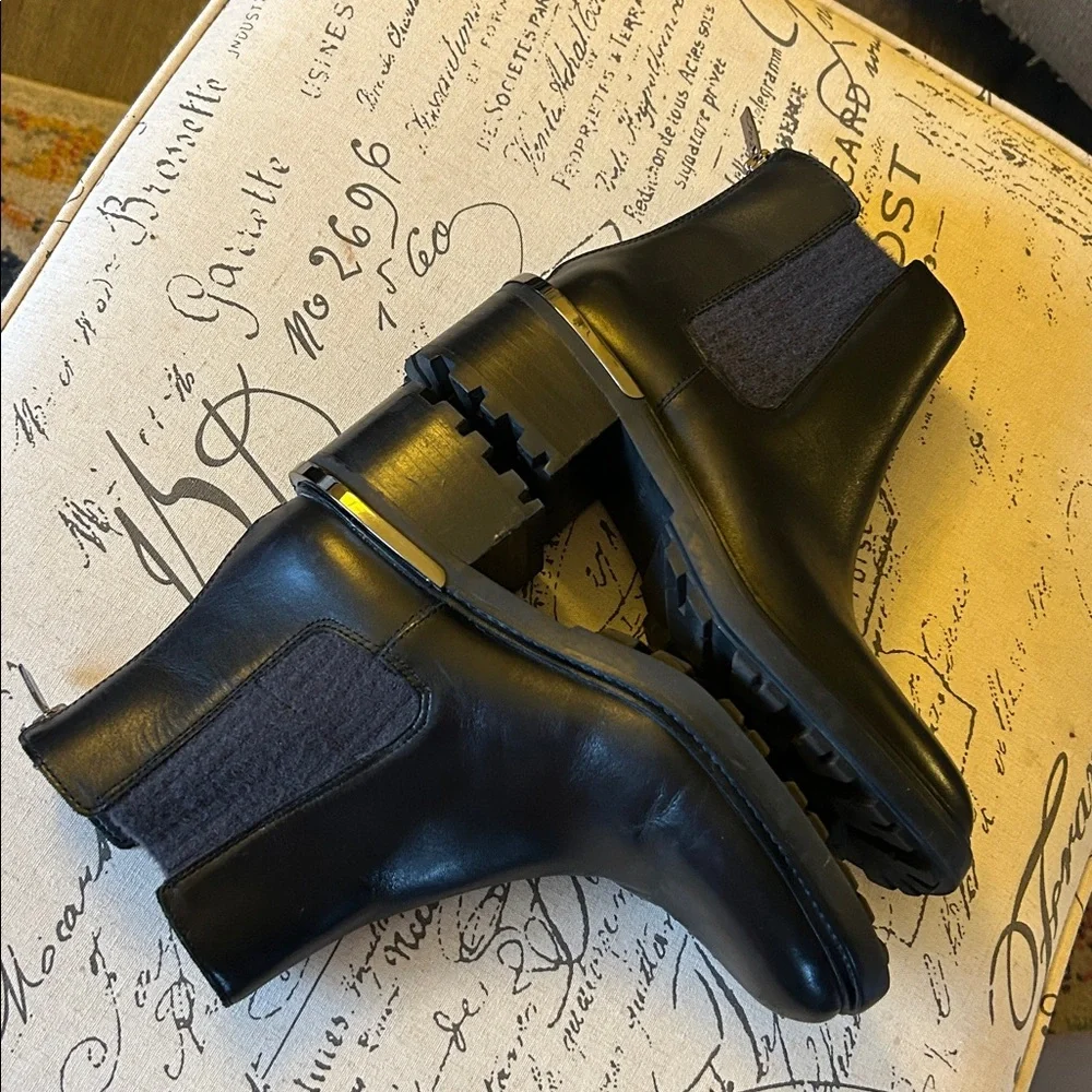 Vince Camuto Kelivena Black Leather Chelsea Bootie Size 7.5 Classic Chic - Picture 11 of 13